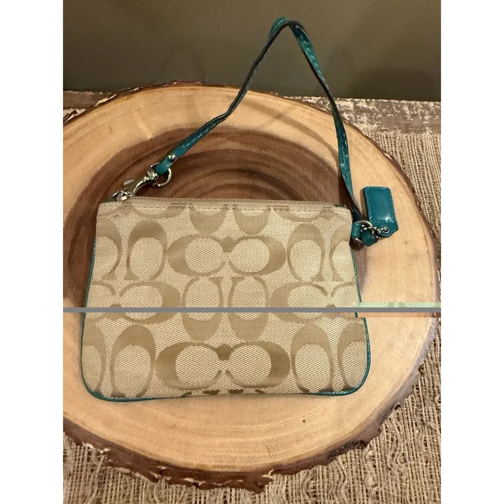 Coach signature stripe